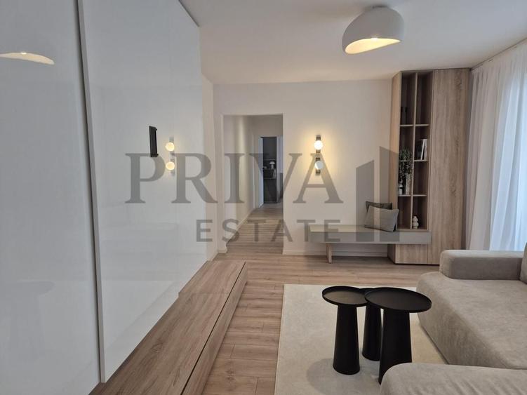 Apartament cu 3 camere semidecomandat, mobilat în Circumvalațiunii