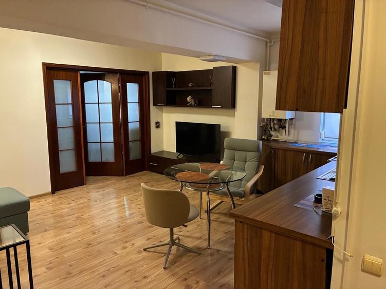 Inchiriez apartament 2 camere - Aparatorii Patriei - 9