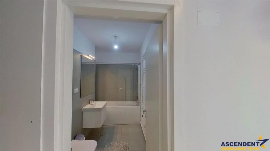 Apartament cu 2 camere decomandat în Noua