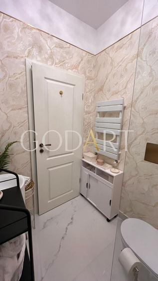 Apartament cu 3 camere decomandat, mobilat în Titan