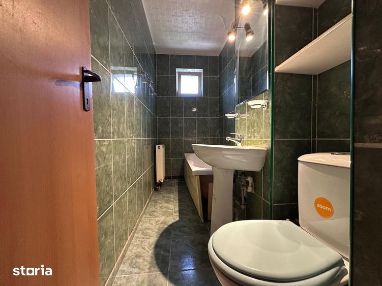 Apartament cu 3 camere nedecomandat în Micro 6