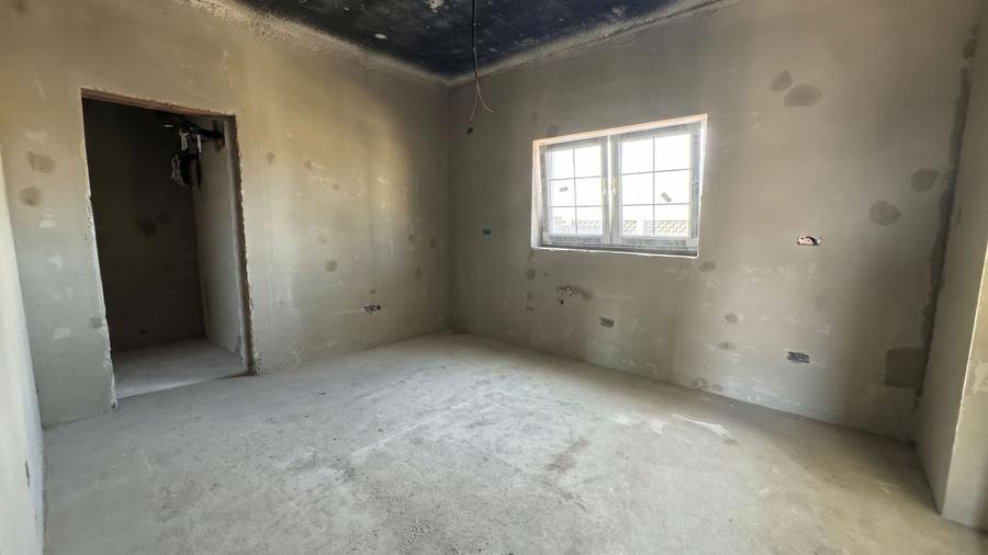 Duplex cu 4 camere cu Canalizare în Moșnița Nouă