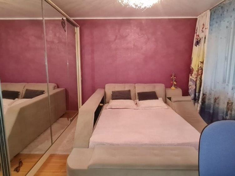 Casă individuală cu 4 camere cu Canalizare în Siderurgiștilor