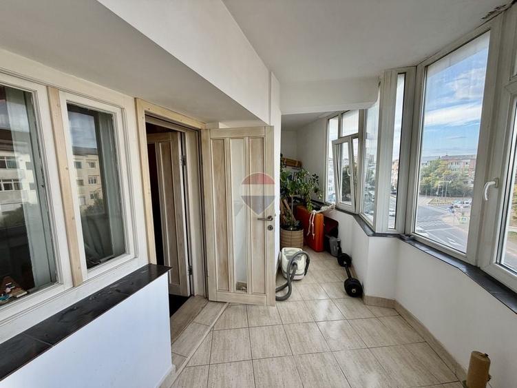 Apartament cu 3 camere decomandat în Brăilei