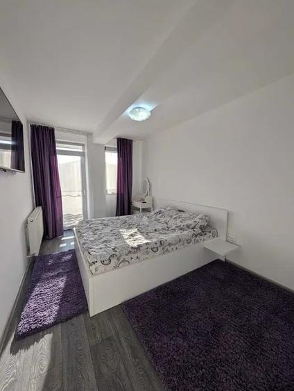 Apartament cu 3 camere semidecomandat, mobilat în Florești
