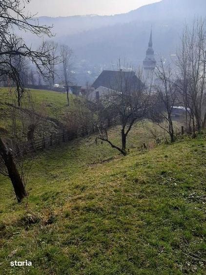 Teren de 2100 mp, în Central