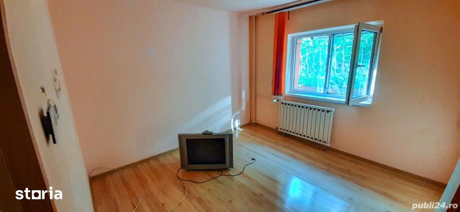 Apartament cu 3 camere decomandat în 13 Septembrie