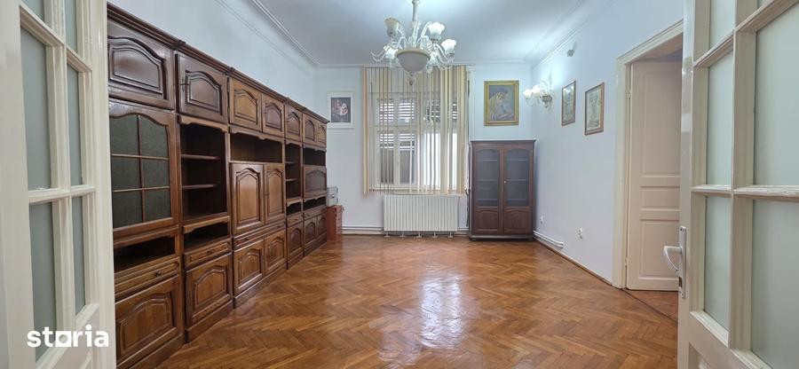 Casă cu 4 camere cu Teren 500 Mp în Far