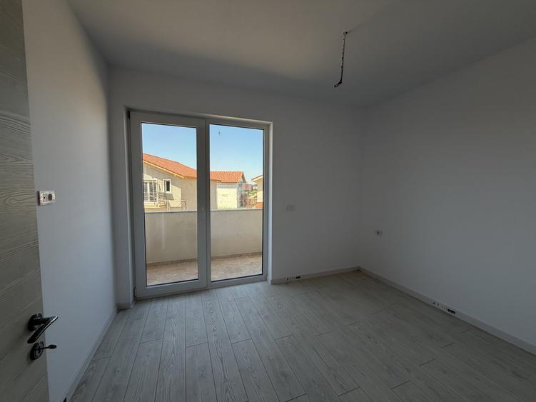 Apartament cu 3 camere decomandat în Giroc