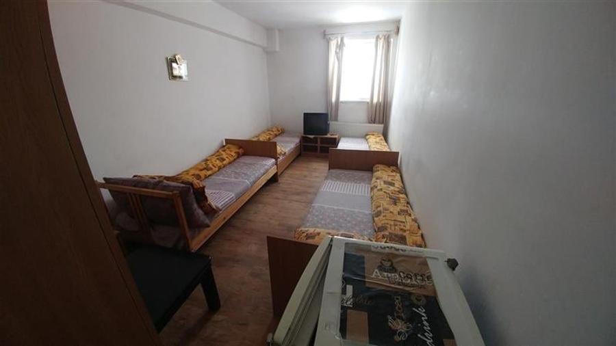 Apartament cu 19 camere decomandat în Ultracentral