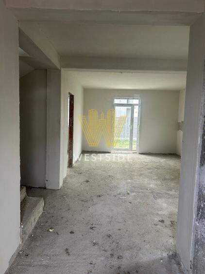 Casă individuală cu 6 camere cu Teren 300 Mp în Moșnița Nouă