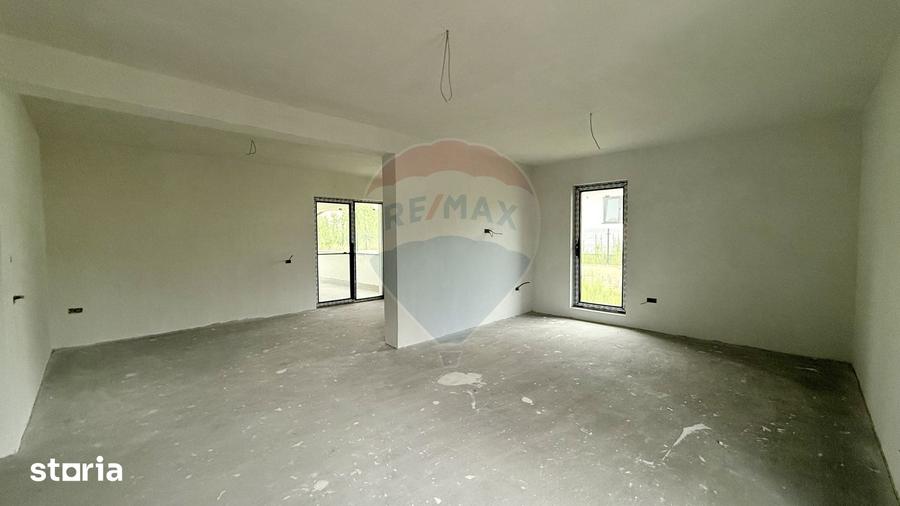 Casă cu 6 camere cu Teren 892 Mp în Baia Sprie