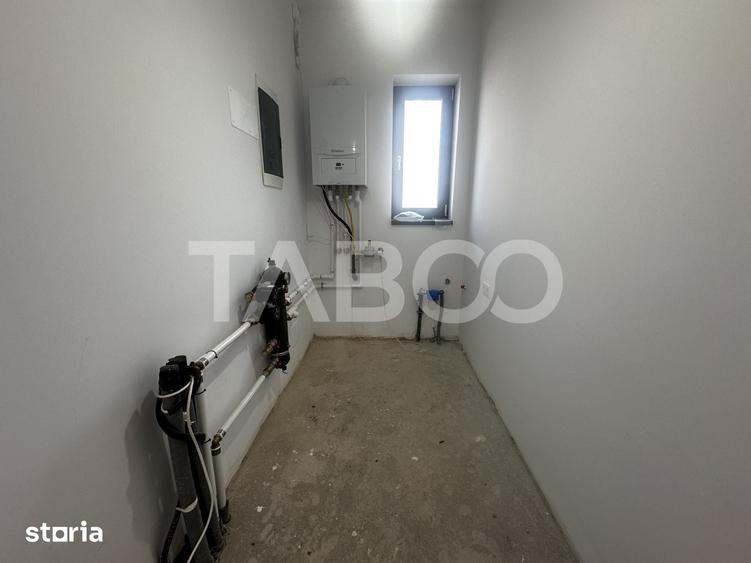 Casă cu 4 camere cu Teren 430 Mp în Cristian