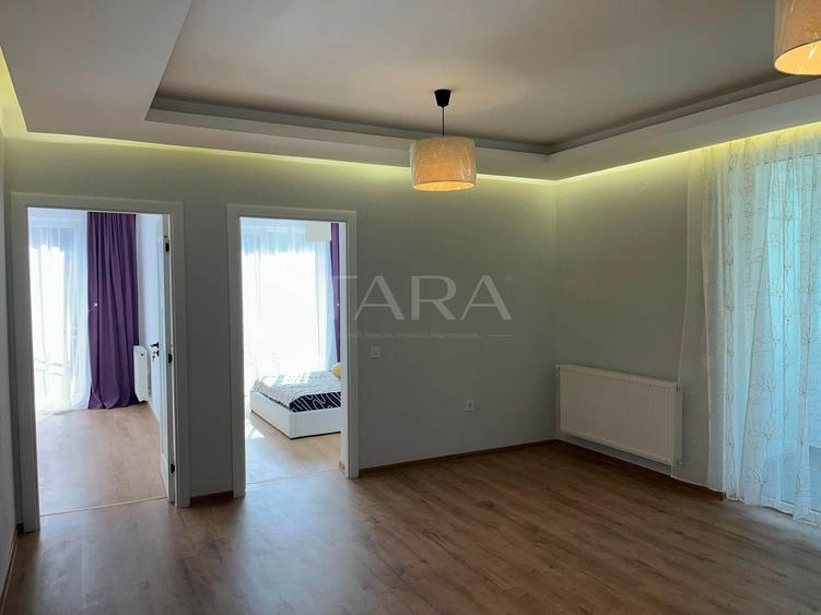 Apartament cu 3 camere semidecomandat în Florești