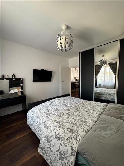 Apartament cu 2 camere semidecomandat în Pietroasa
