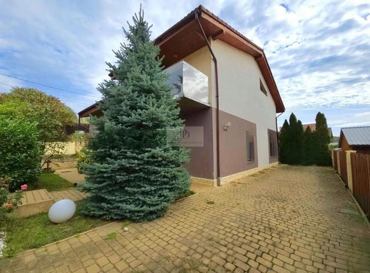 Casă individuală cu 5 camere cu Canalizare în Iris