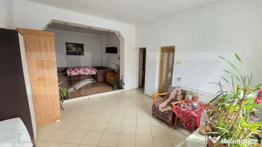 Casă cu 4 camere cu Teren 1500 Mp în Central