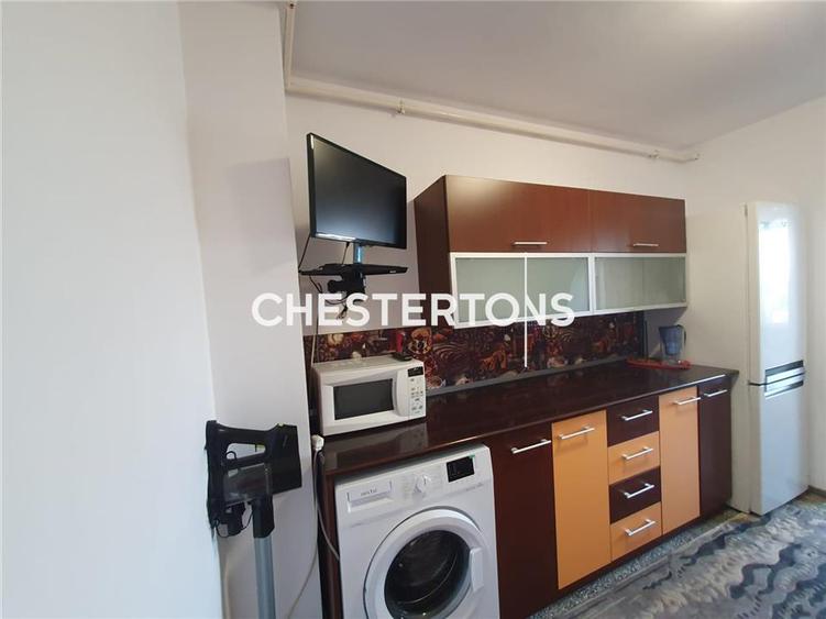 Apartament cu 2 camere decomandat, mobilat în Casa de Cultură