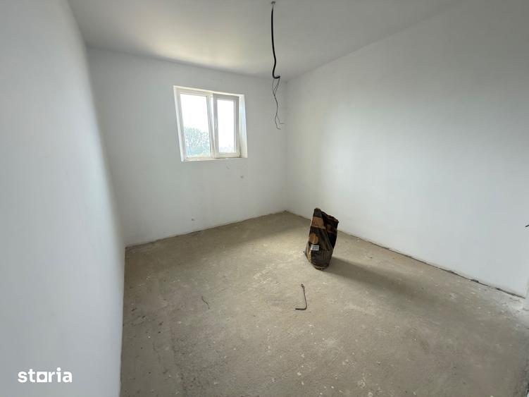 Casă cu 5 camere cu Teren 1322 Mp în Băleni