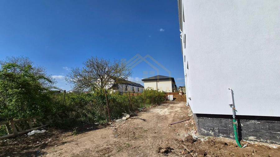 Duplex cu 6 camere cu Canalizare în Central