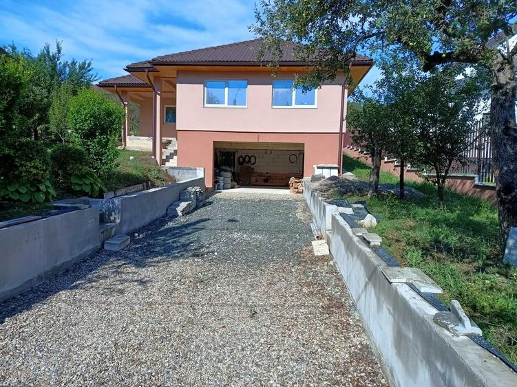 Casă cu 3 camere în Baciu