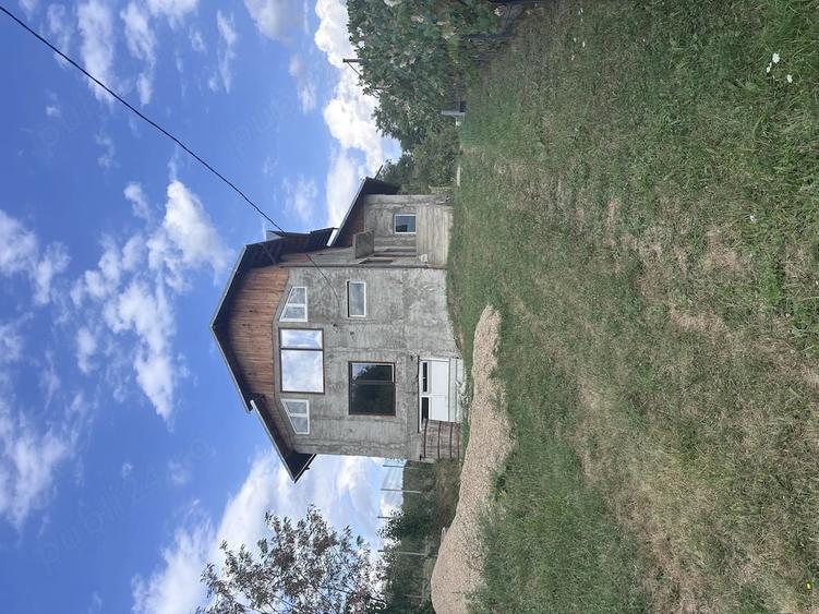 Casă cu Teren 1832 Mp în Glod