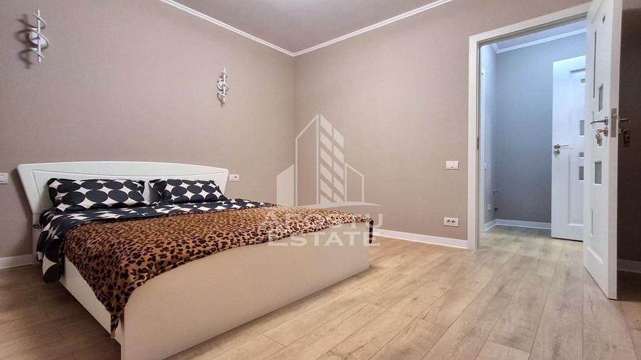 Apartament cu 3 camere semidecomandat, mobilat în P-ța Gării