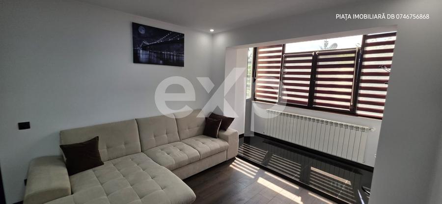 Apartament cu 3 camere semidecomandat, mobilat în Micro 9