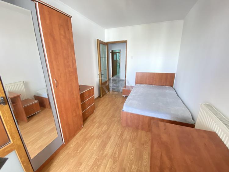 Apartament cu 4 camere semidecomandat, mobilat în Rahova