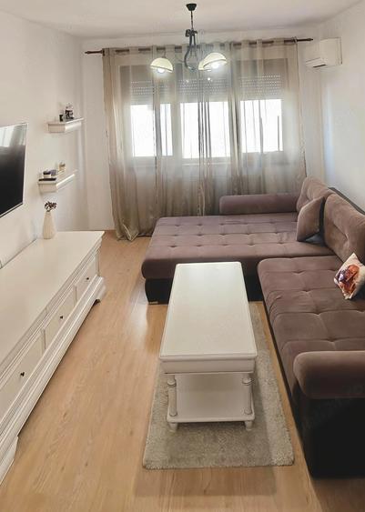 Apartament cu 2 camere decomandat în 1 Decembrie 1918