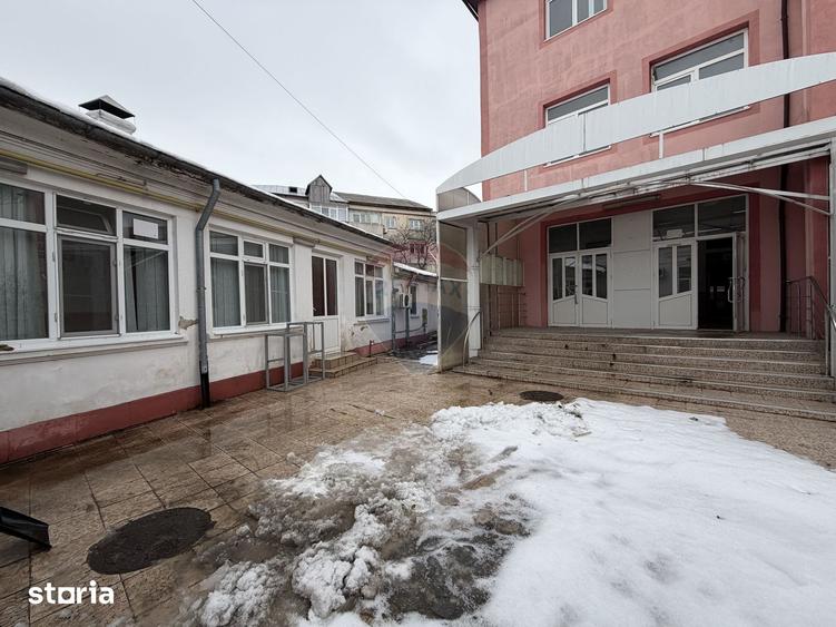 Spațiu comercial, de 1,200 mp, în Ultracentral