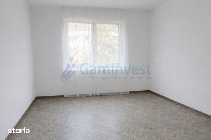 Apartament cu 4 camere decomandat în Nufărul