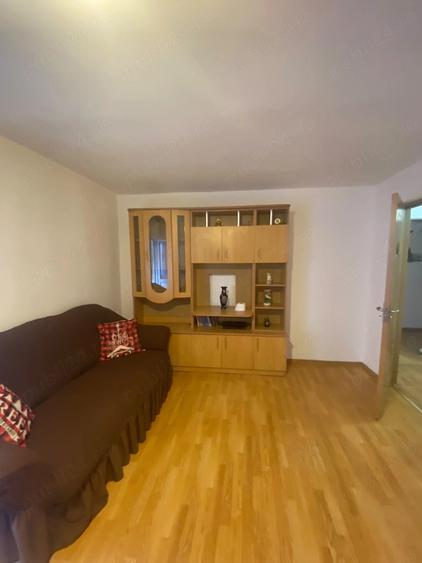 Apartament cu 4 camere decomandat în Independenței