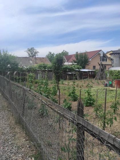 Casă cu 2 camere cu Teren 812 Mp în Central