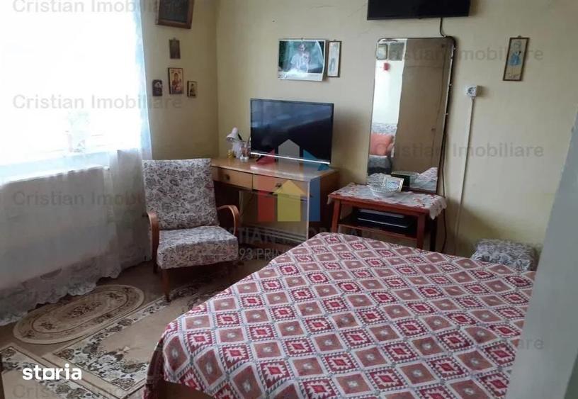Apartament cu 2 camere semidecomandat în Independenței