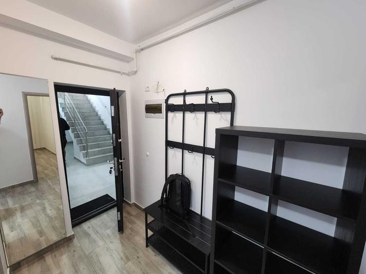 Apartament cu 2 camere decomandat în Apărătorii Patriei
