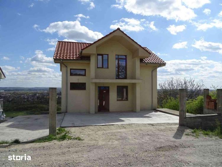 Casă cu 5 camere cu Teren 640 Mp în Central