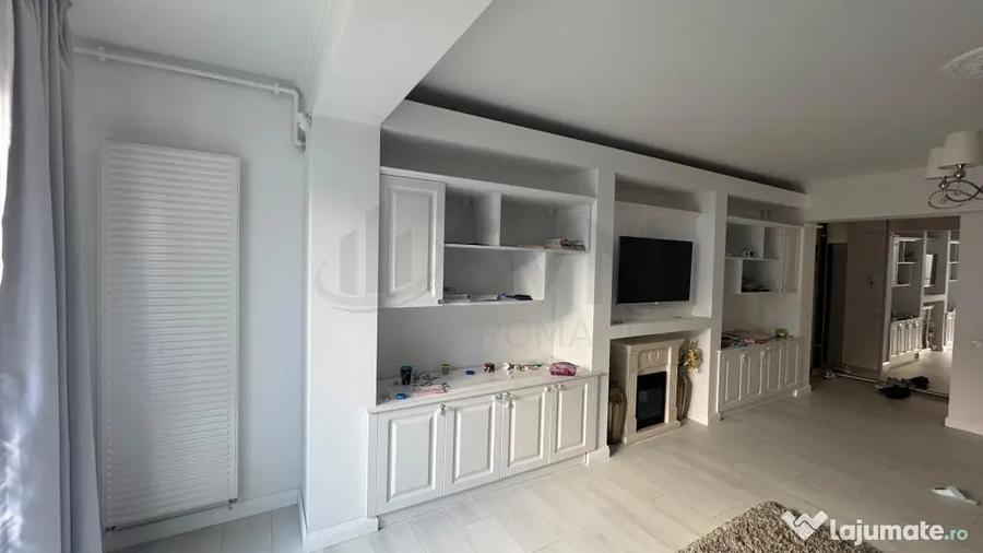 Apartament cu 3 camere decomandat în Aviației