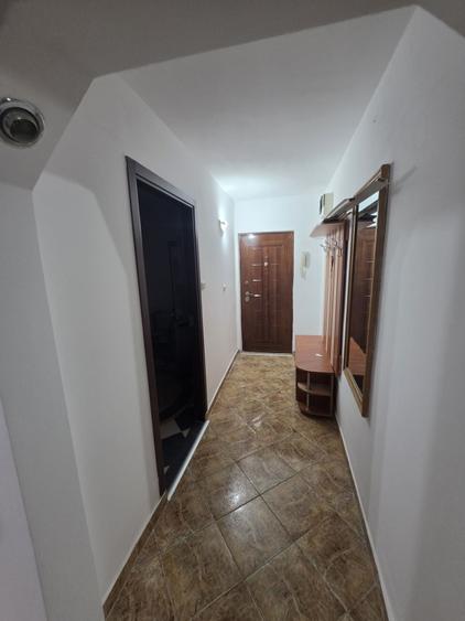 Apartament cu 2 camere decomandat în Exterior Vest