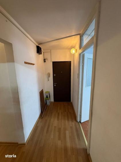 Apartament cu 4 camere decomandat în Micro 16