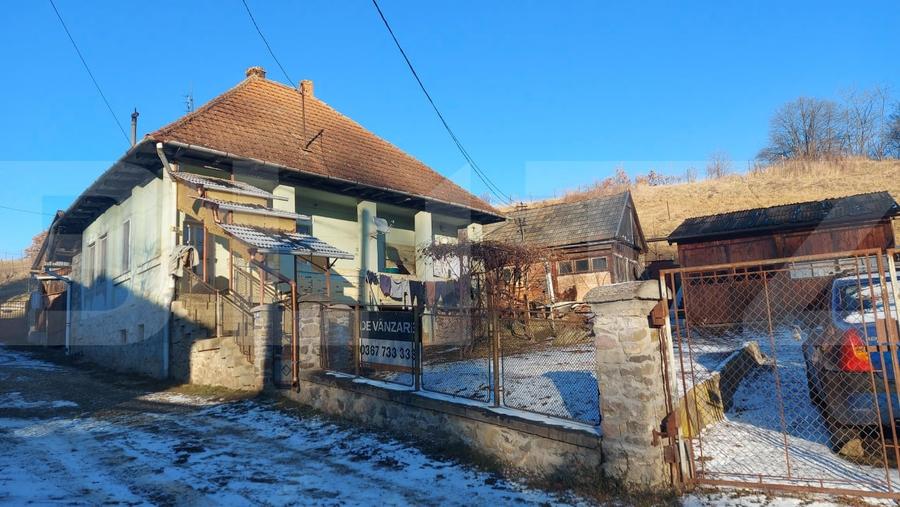 Casă individuală cu 4 camere cu Garaj în Vâlcele