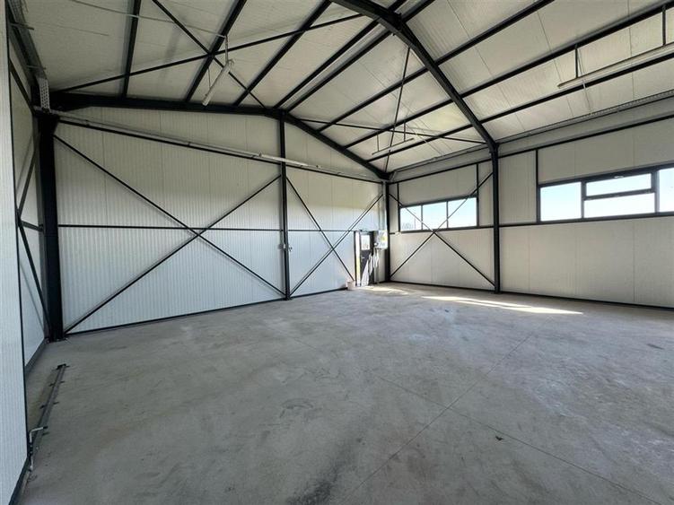 Spațiu industrial, de 180 mp, în Garoafa