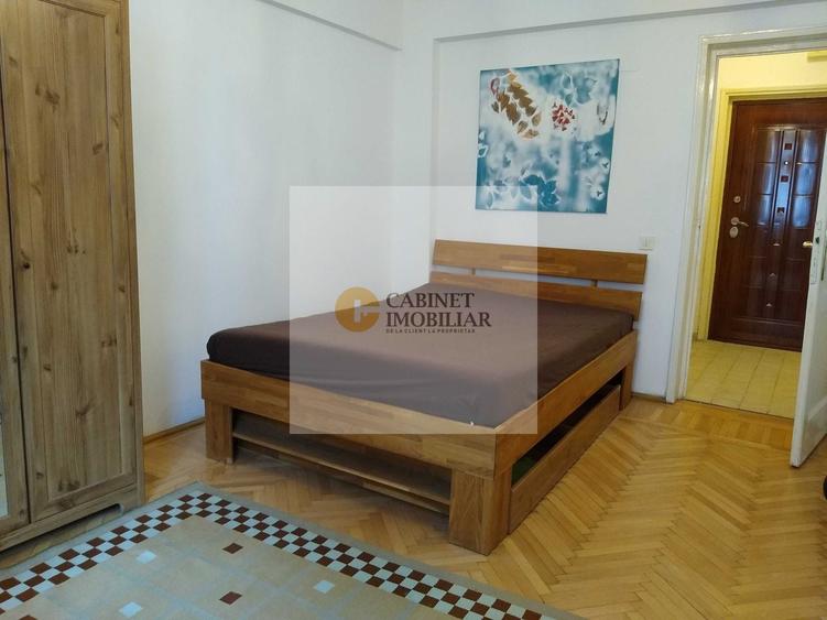 Garsonieră decomandată, mobilată în Universitate