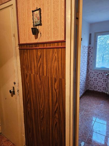 Apartament cu 3 camere semidecomandat în Titan