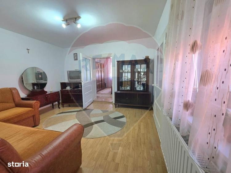 Casă cu 3 camere cu Teren 367 Mp în Central