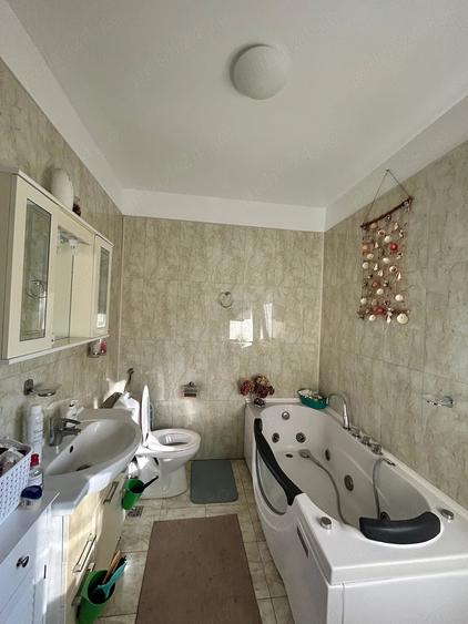 Casă cu 4 camere cu Teren 1000 Mp în Urleta