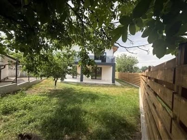 Casă cu 4 camere în Miroslava