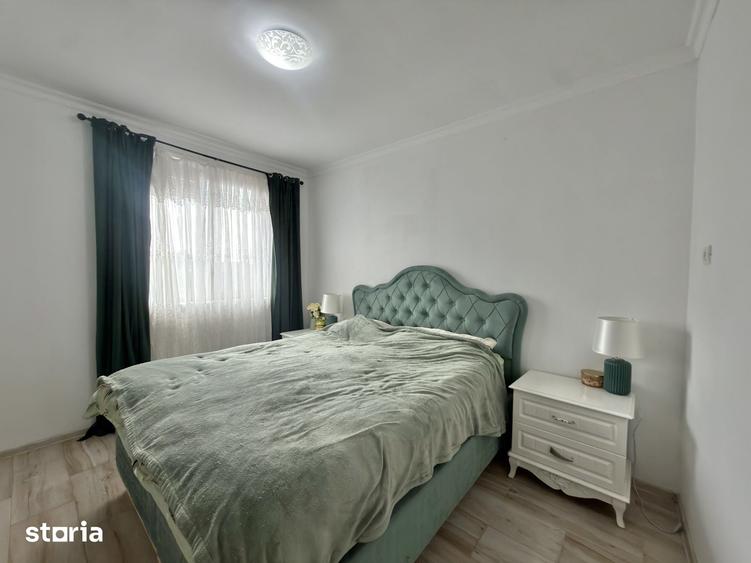 Casă cu 4 camere cu Teren 263 Mp în Sânmihaiu Român