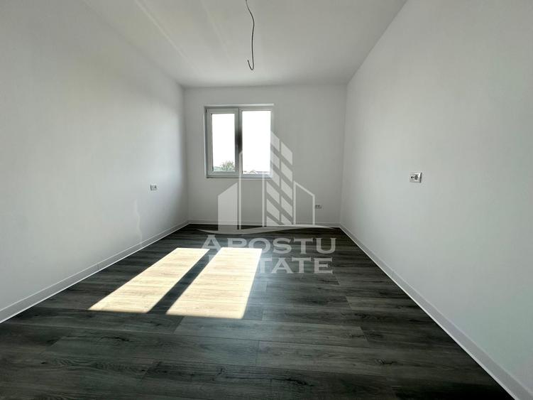Duplex cu 4 camere cu Canalizare în Utvin