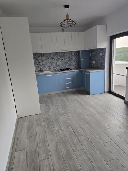 Casă cu 4 camere cu Teren 200 Mp în Albești